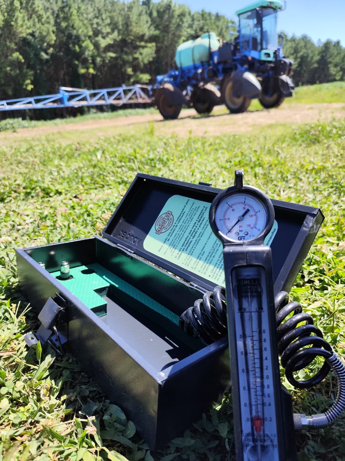 Detalhe da conexão do bico no Manoflux